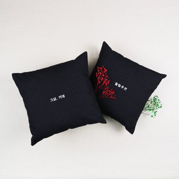 메이드유 블랙쿠션 (대) - 40 × 40cm